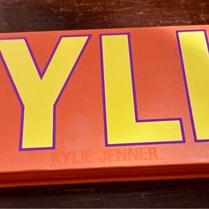 Kylie Jenner Orange and Yellow Palette